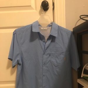 Men’s size small Columbia PFG fishing style shirt